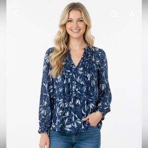 Kaari Blue floral babydoll top size large